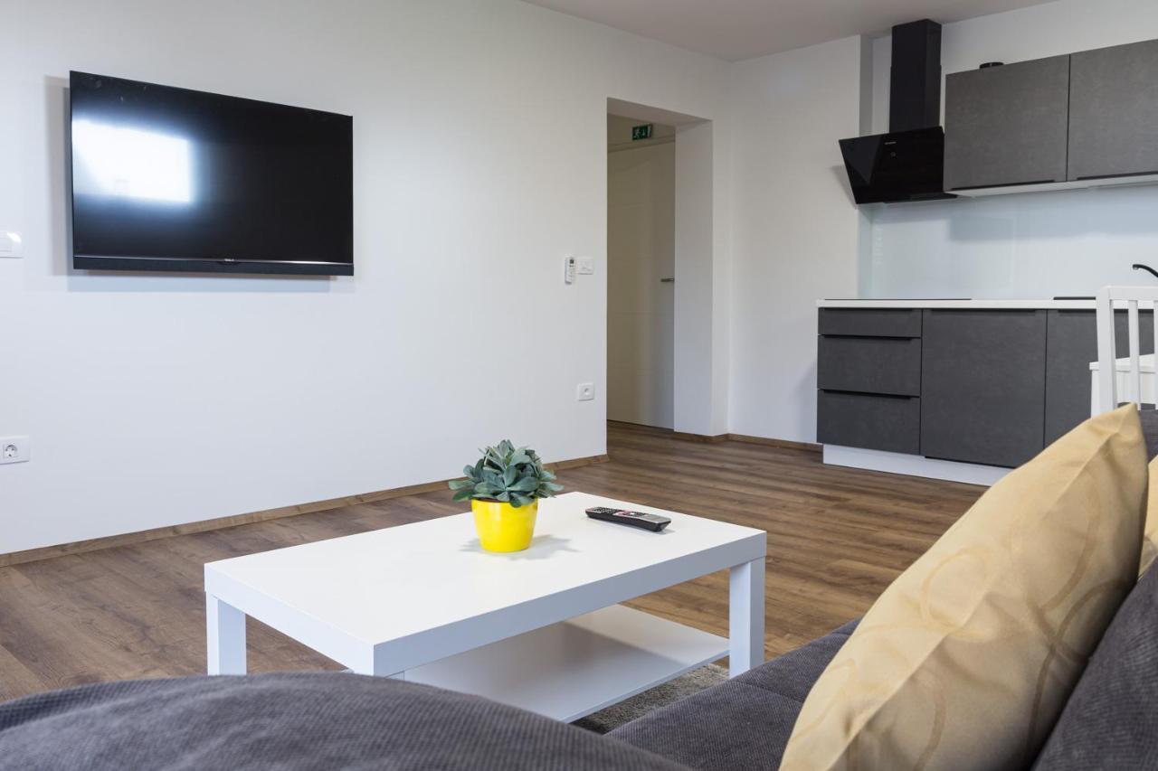 Inin Apartments Bled Esterno foto